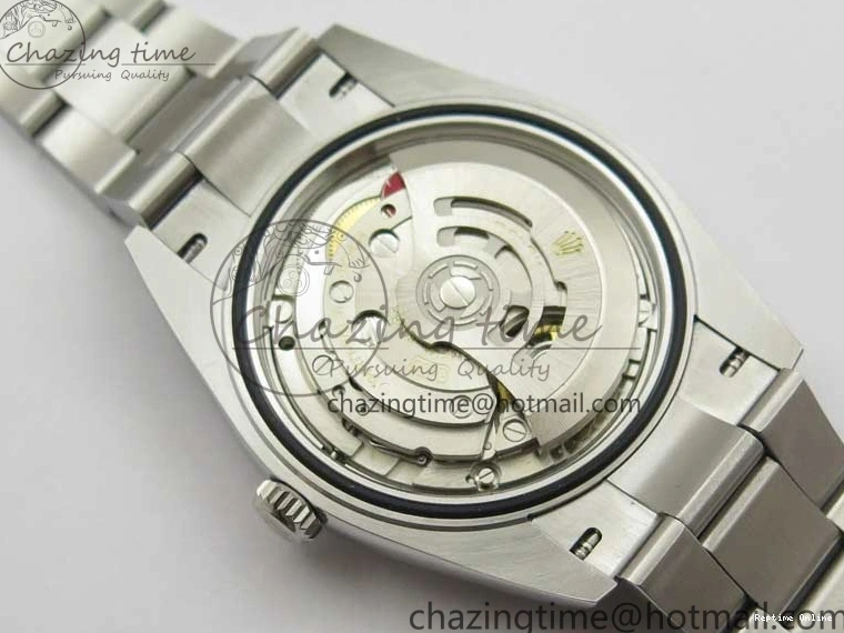 1226 Casual Oyster Perpetual 41mm 124300 EWF Best Edition Red Dial on SS Bracelet A 2856